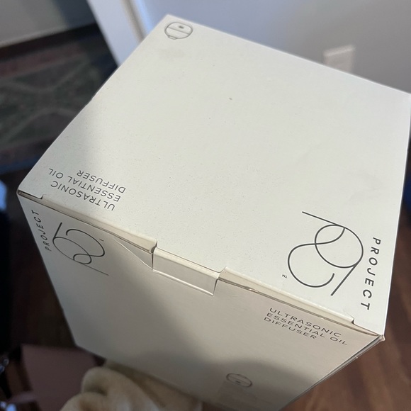 New In Box - Project 62 300ml Woodgrain Oil Diffuser - Picture 5 of 5